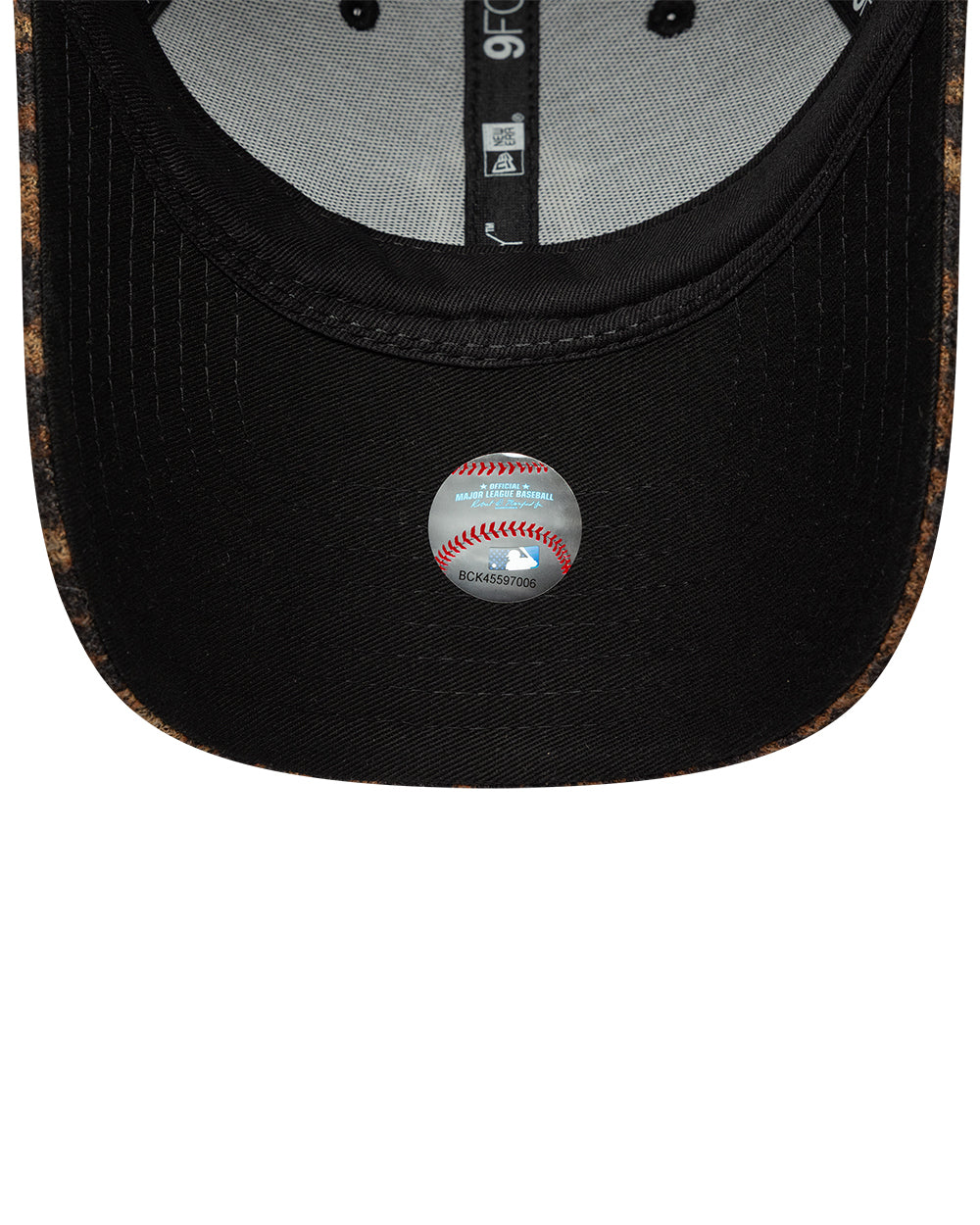 W 9FORTY Cosy Leopard NY Yankees 60915734