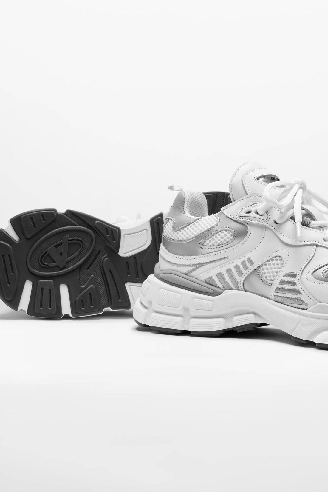 W Sphere Runner White/Silver Leather/Mesh